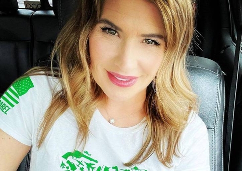 Antivacina, atriz de 'Buffy' é internada por complicações da Covid-19 