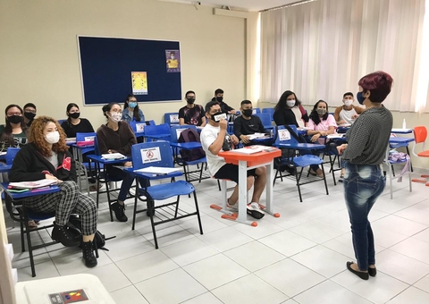 Sesc abre renovação de bolsas e vagas para curso de inglês em Manaus