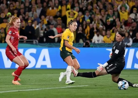 Austrália celebra volta de Sam Kerr e derrota Dinamarca