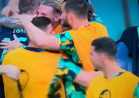 Austrália bate Tunísia e volta a vencer na Copa após 12 anos