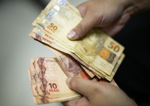Auxílio emergencial é pago a beneficiários do Bolsa Família nesta segunda