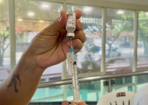 Mais de 2 mil doses de vacina contra Covid-19 são aplicadas durante campanha em supermercados de Manaus