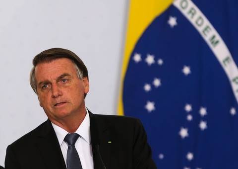 Bolsonaro sanciona com vetos lei que cria Auxílio Brasil