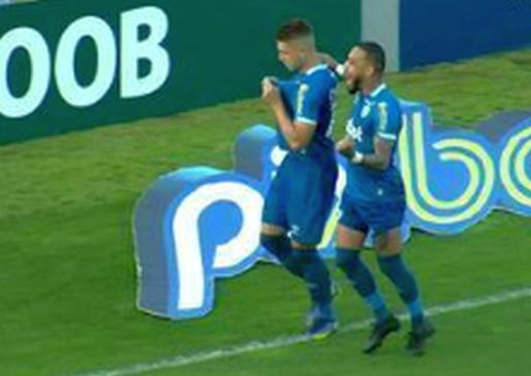 Atlético-MG não empolga, perde para Avaí e segue fora do G6