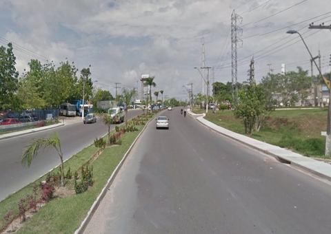 Trânsito na avenida Oitis é alterado devido a obras em Manaus