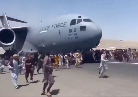 Restos humanos são achados em trem de pouso de avião que saiu de Cabul