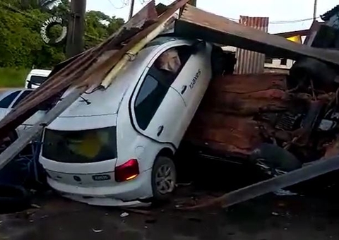 Vídeo: Funcionário de empresa dorme ao volante e destrói carros na AM-070