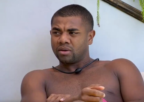 Aos 21, Davi confunde Ayrton Senna e diz que assistia corridas do piloto morto há 30 anos