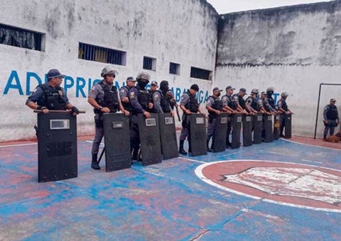 Armas e drogas são apreendidas durante revista em presídio no Amazonas