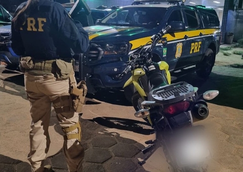 Homem é preso após tentar fugir com motocicleta roubada no Amazonas