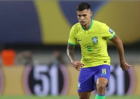 PSG coloca Bruno Guimarães como alvo para a próxima temporada