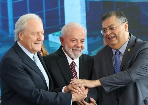 Lewandowski toma posse, promete foco na segurança e expõe aliança do governo com STF