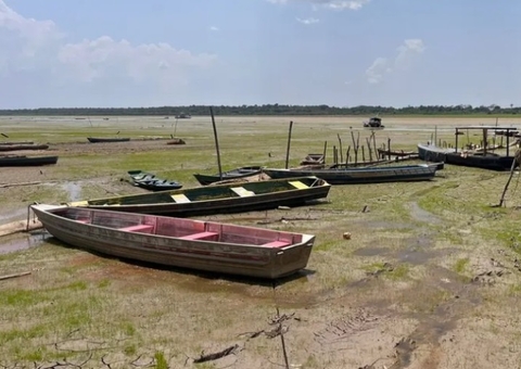 Auxílio a pescadores afetados pela seca no Amazonas começa a ser pago hoje