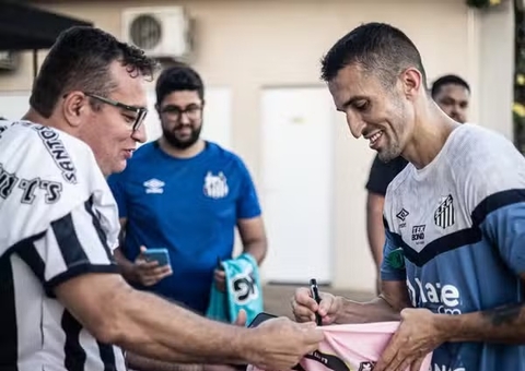 De desconhecido a xodó de Neymar, Schmidt se reinventa e surpreende Santos