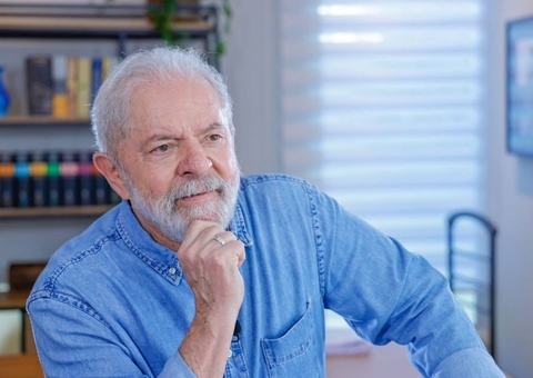 Lula se reúne com ministros para decidir volta da cobrança de impostos sobre gasolina e etanol