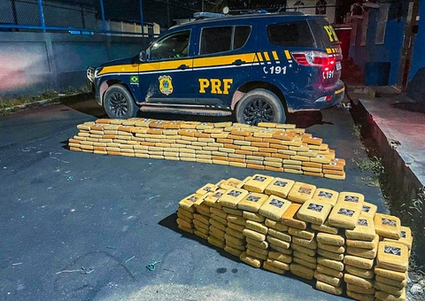 Vídeo: Avião carregado de drogas é abandonado na BR-174