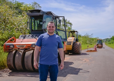 Presidente da Aleam acompanha recuperação da AM-240 em Presidente Figueiredo