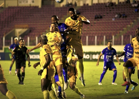 Com três gols de Sassá, Amazonas vence o Confiança-SE fora de casa pela Série C