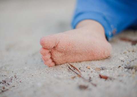 Bebê morre ao ser atropelada na frente da família no Dia das Mães