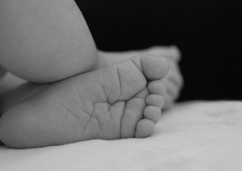 Feto de bebê é encontrado junto a corpo de bispo mumificado