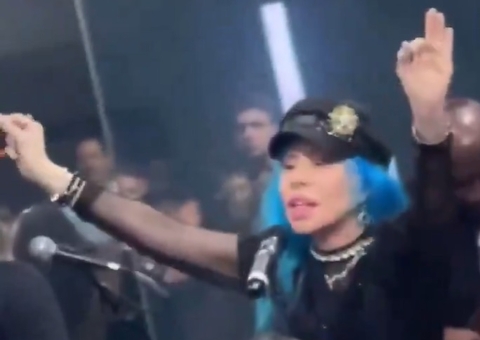 Baby do Brasil é denunciada ao MP após pedir para vítimas perdoarem abuso sexual durante culto