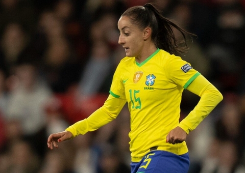 Luana, meio-campista da seleção brasileira, anuncia diagnóstico de câncer