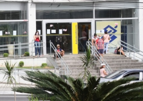 Mais de 1,6 mil agências e 5 mil caixas eletrônicos foram fechados em 2020
