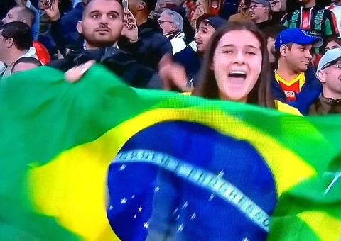 Torcida brasileira dá um jeitinho e leva feijoada, churrasco e samba para esquenta no Catar