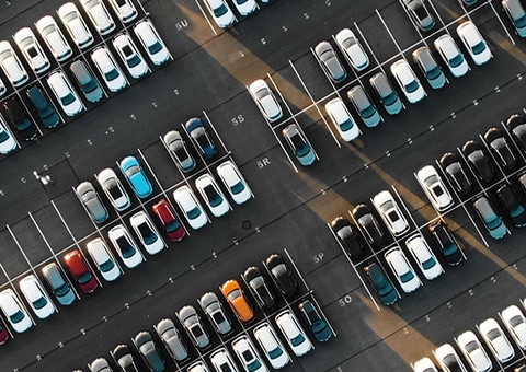 Supermercado de Manaus deve indenizar cliente por carro danificado na loja