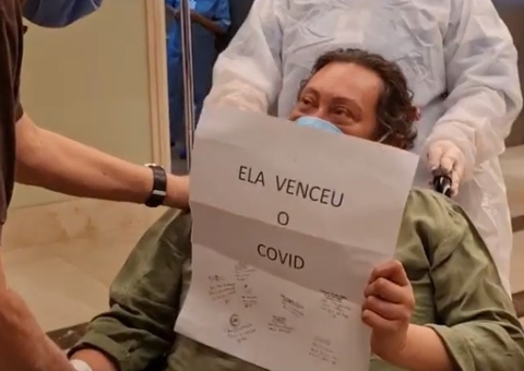 Vídeo: Filha de Nicette Bruno tem alta após ser intubada com Covid-19