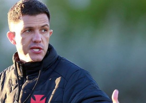 Diretoria do Vasco mantém Barbieri em meio à crise e aumenta pressão no clube