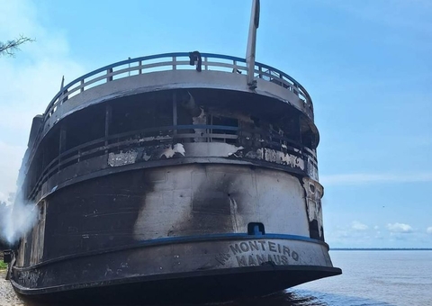 Vítimas de incêndio em barco em Uarini recebem alta; 4 estão desaparecidos