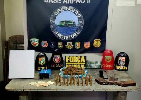 Polícia apreende carregadores de fuzil e drogas após confronto com criminosos no Amazonas