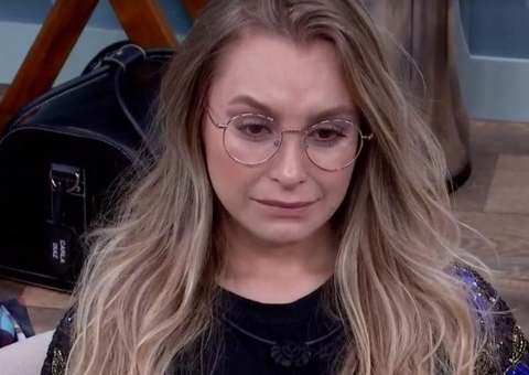 Carla Diaz chora ao ouvir comentários sobre sua eliminação do BBB21