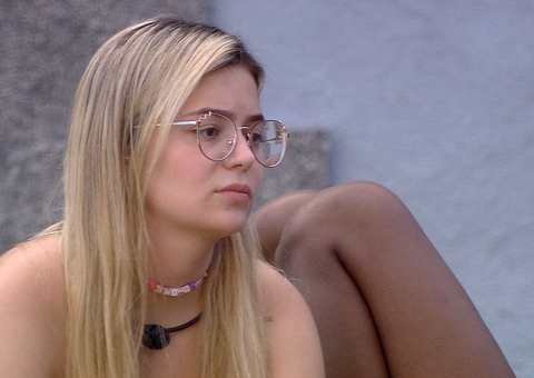 Viih Tube recebe emoji de cobra e decide tirar satisfações com Gilberto