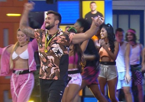 Cadê o BBB? Globo exibe filme no horário do programa e confunde público