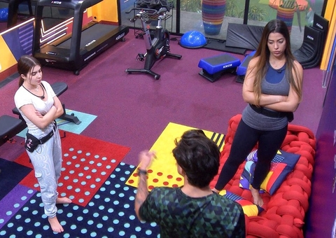 Jade cogita atender ao Big Fone e revela quem indicaria ao paredão: 'f*da-se'