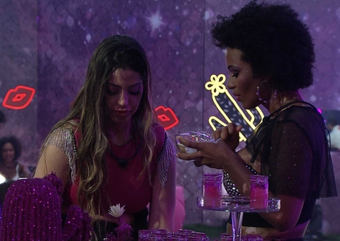 Natália observa brincadeiras de Lina e Jessi com Eli e dispara: 'se beijaram'