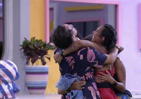 Sem saber de paredão falso, Lina e Eliezer comemoram permanência no BBB22