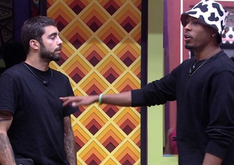 Após saber de interesse de Anitta, PA pergunta motivo do fim do namoro a Pedro Scooby