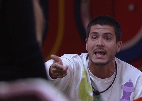 Arthur alfineta Laís após ser chamado de manipulador: 'você se transforma no ao vivo'