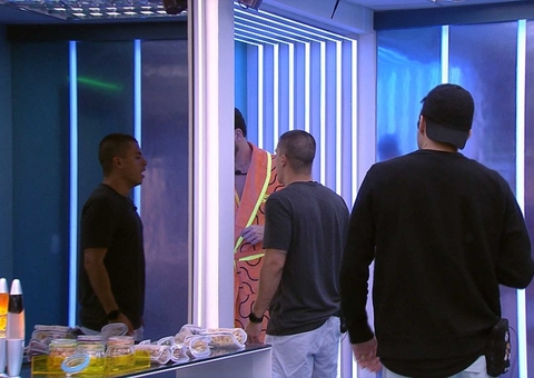 Scooby se irrita com Arthur e brothers discutem: 'Dormiu o dia inteiro'