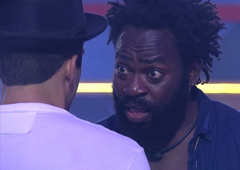 Vídeo: Douglas 'rasga' elogios à Natália: 'só sai se o Brasil for burro'