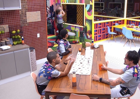 Eliezer toma 'azulzinho' e vira chacota entre brothers