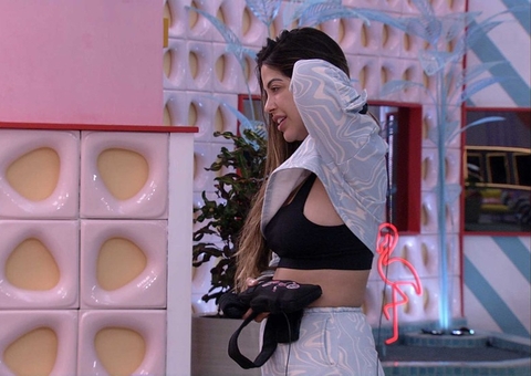 Sem conseguir dormir, Laís reclama de Lucas e Eslovênia: 'não calam a boca'