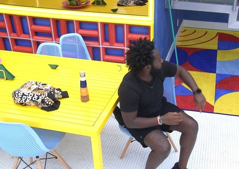 DG brinca com Eslovênia: 'A Jade saiu e você quer assumir o posto, né?'