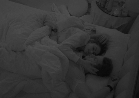 Lucas canta hit de Thiaguinho para Eslovênia: 'A gente não vai errar, não...'