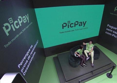 Laís e Jade comemoram eliminação de Arthur da prova do líder; vídeo