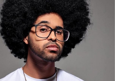 Ex-BBB Luciano alisa cabelos e fica irreconhecível; veja como ficou