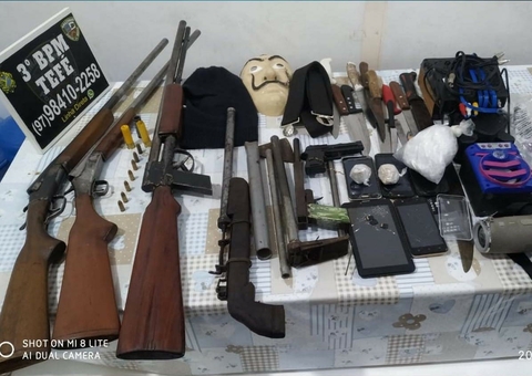 Polícia prende 34 pessoas, apreende 2 kg de drogas e 10 armas no Amazonas